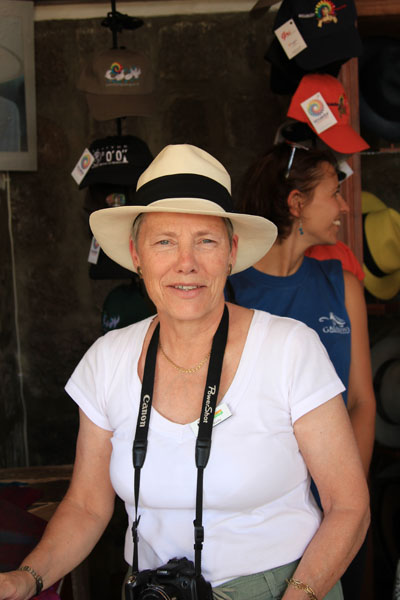 Vibeke fik lov at prøve en ægte Panamahat - pris 300 $