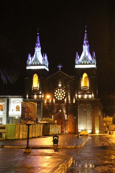 Katedralen i Banõs ved nattetide