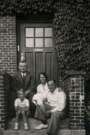 Jørgen, Oda, Ane Nielsine og Jørgen - ca. 1937
