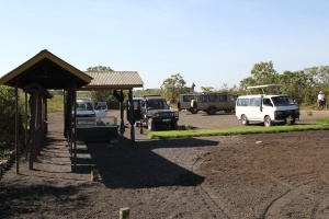 Ved porten til Arusha Nationalparken